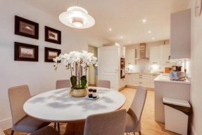 Tranquil 4-Bed Oasis Modern Chic House